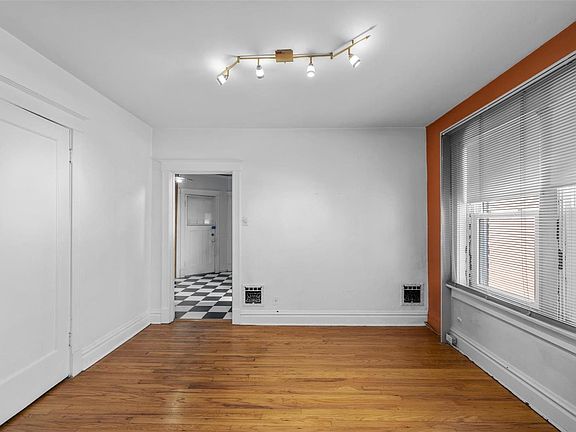 5th image of 4110 Cleveland Ave