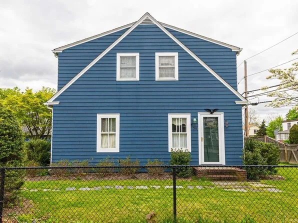 50 Division Avenue, East Islip, NY 11730