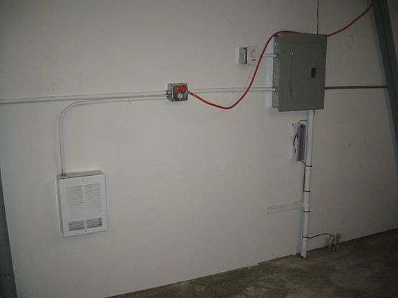4th image of 2120 Grant St Suite 3