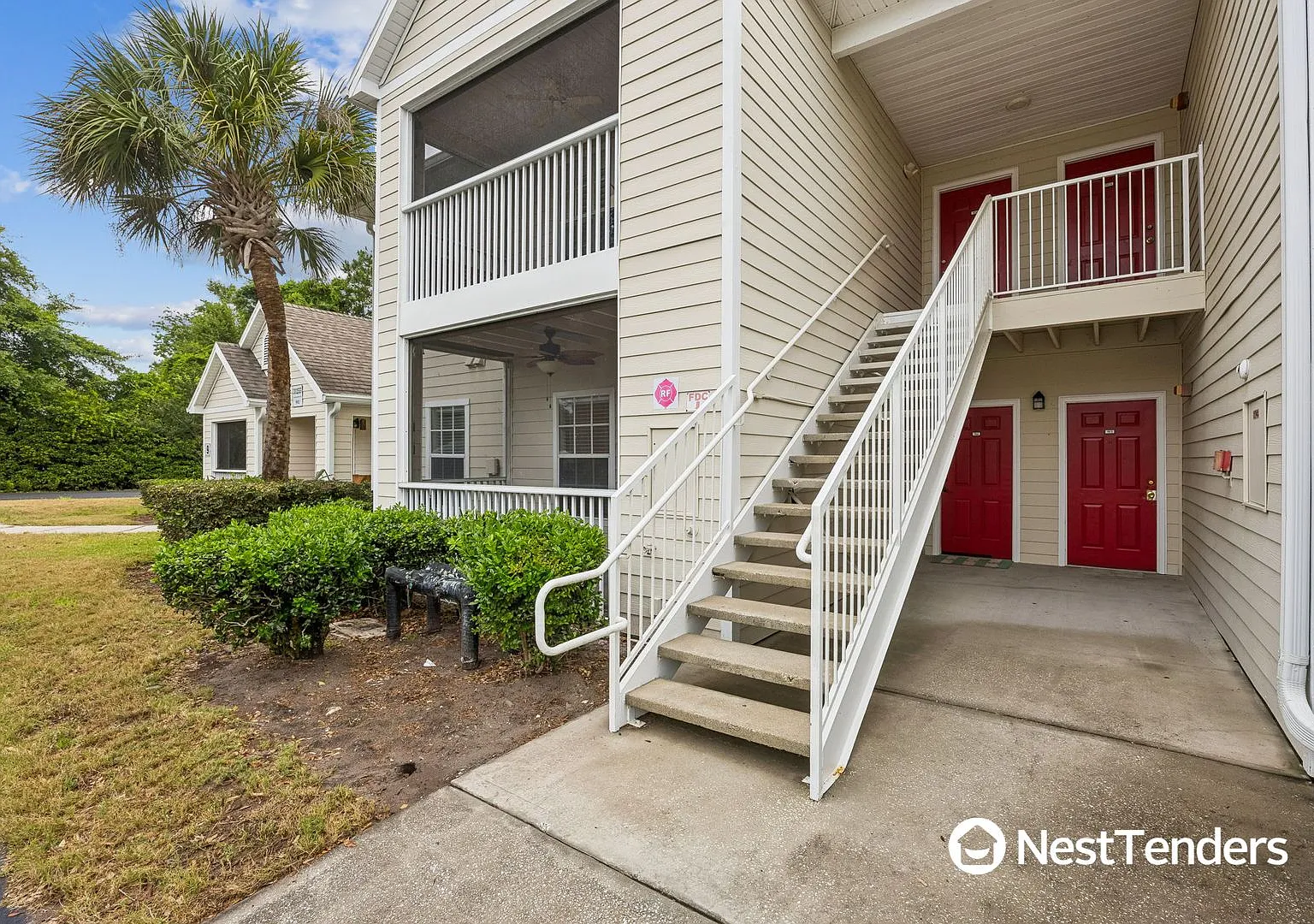 The Perfect One Bedroom Ground Floor Unit — Photo 3