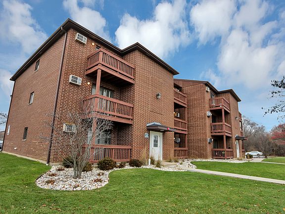 2nd image of 330 Shorewood Dr APT 2A