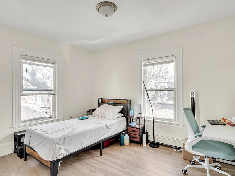 20 Ashford St #20 — Photo 10
