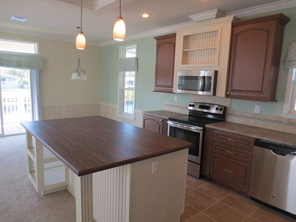 5th image of 1087 W Lakeview Dr
