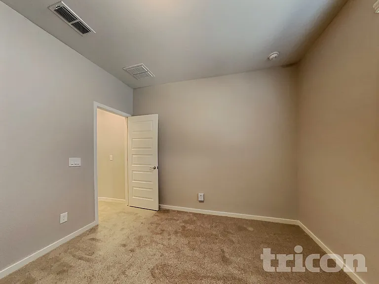 439 W Tenia Trl — Photo 13