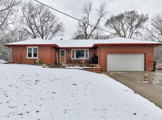 800 Circle Dr, Carlisle, IA 50047