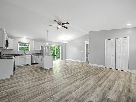 3rd image of 8788 Cedar Ridge Ln