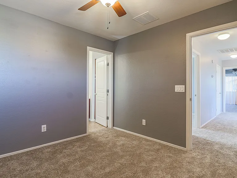 15304 W Wethersfield Rd — Photo 17