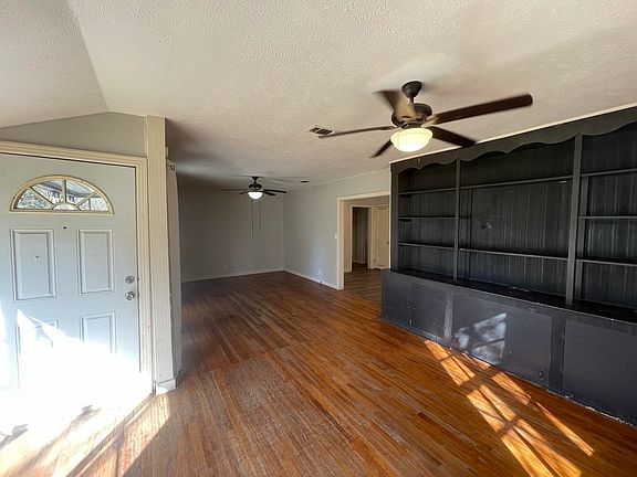 3rd image of 437 W Midway Dr