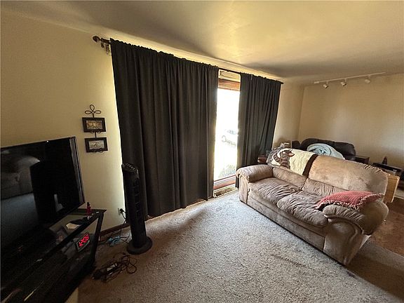 4th image of 622 Ross Dr