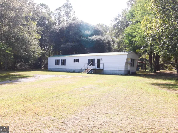 521 Pine Needle Dr, Ellabell, GA 31308