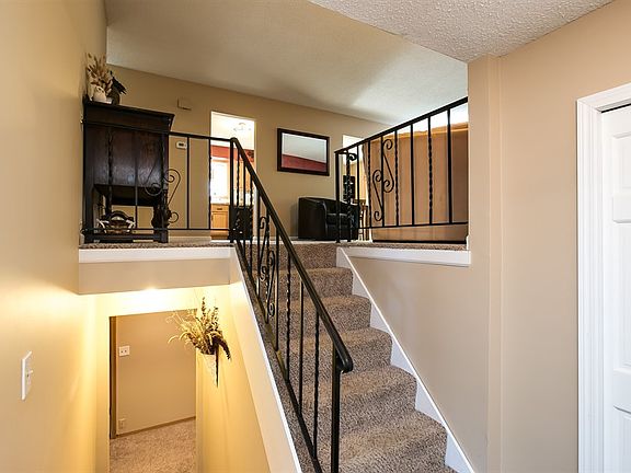 2nd image of 2218 Matterhorn Ln