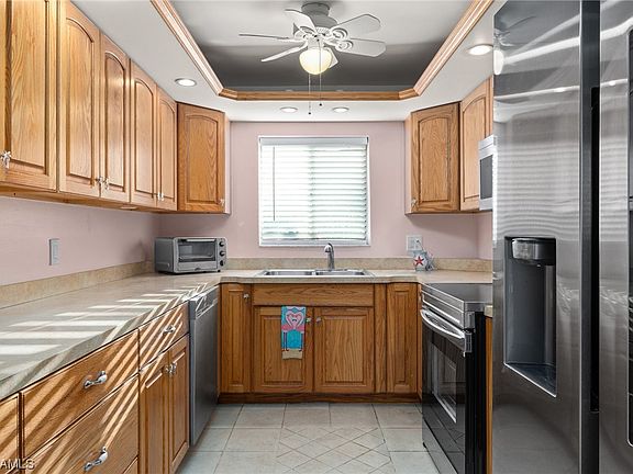 5th image of 7208 Saint Anns Ct