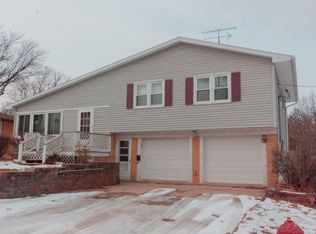902 2nd Avenue Dr SE, Hampton, IA 50441