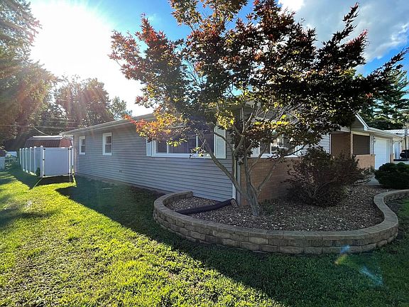 2nd image of 9 Hilltop Dr