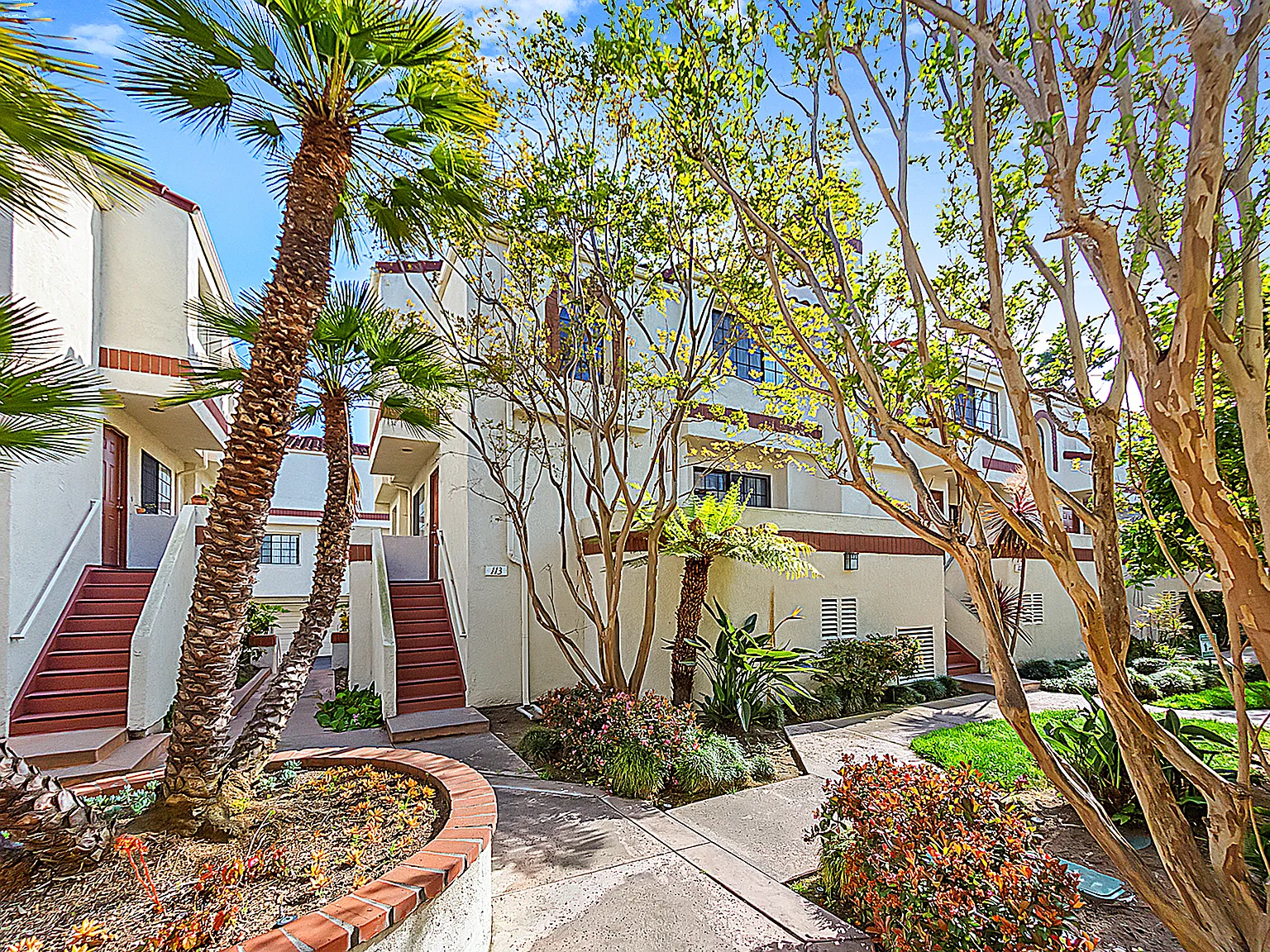 3 bed, 1445 sqft, $4,000 — Photo 2