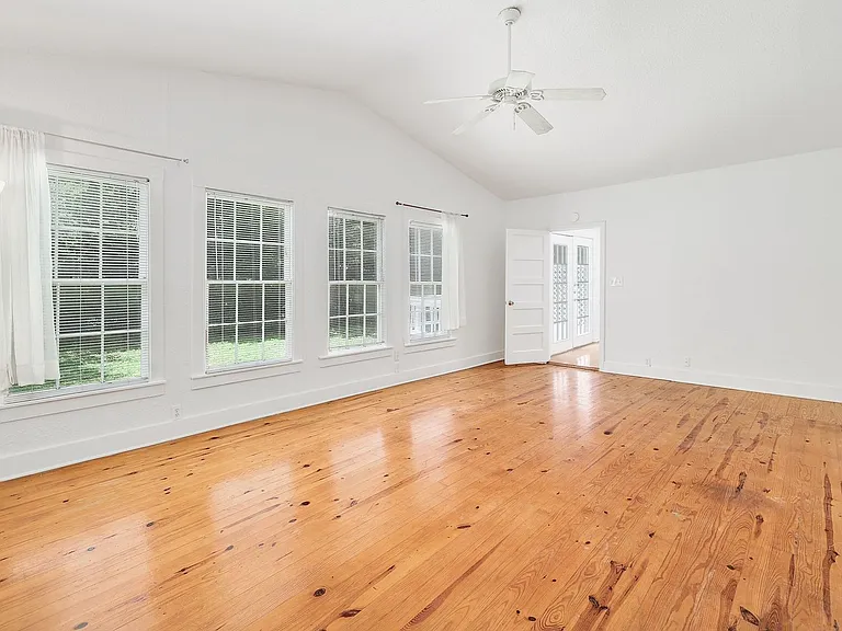 1703 Alegria Rd — Photo 17