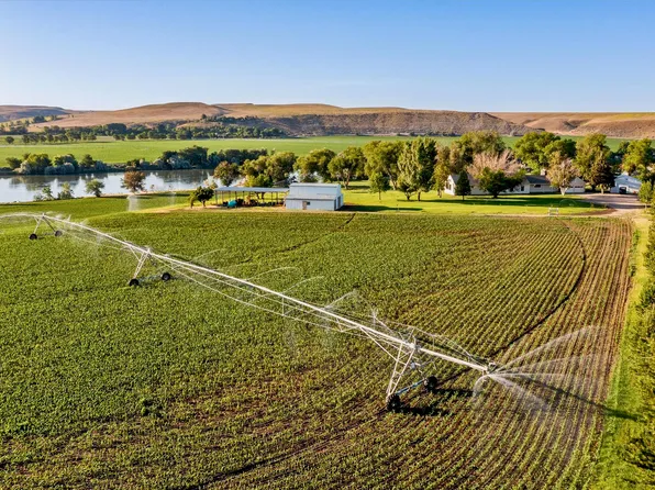 1429 E Cleveland Ave, Glenns Ferry, ID 83623