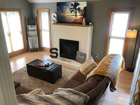 4th image of 989 Leanne Dr
