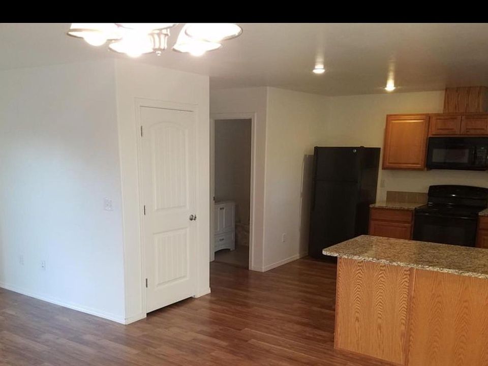 2nd image of 1341 S Shaker Pl #D