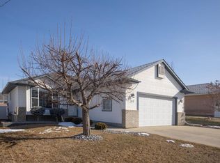 119 S Ammeter Close, Red Deer, AB T4R2Y4