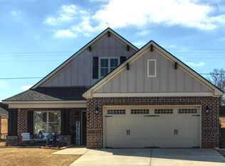 944 Wheat Ridge Dr, Prattville, AL 36066