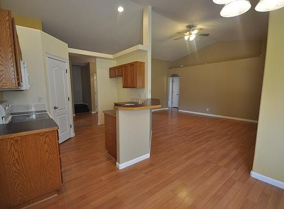 4th image of 396 S Malachite Ave