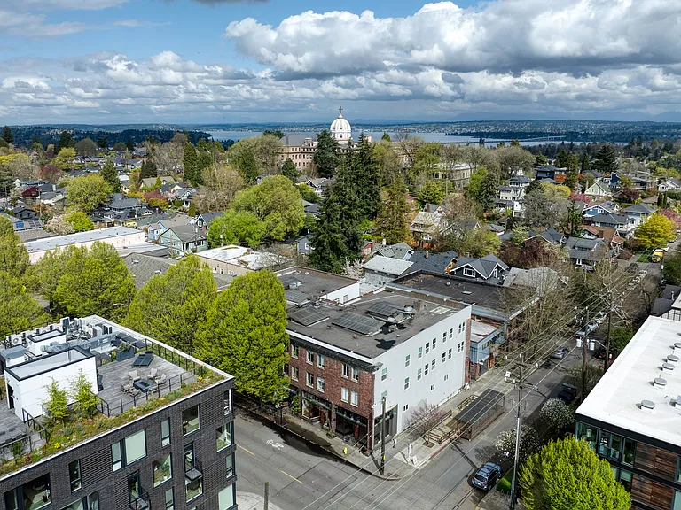 Parkside Apartments in Capitol Hill — Photo 9