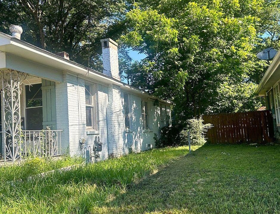 2nd image of 3588 Macon Rd