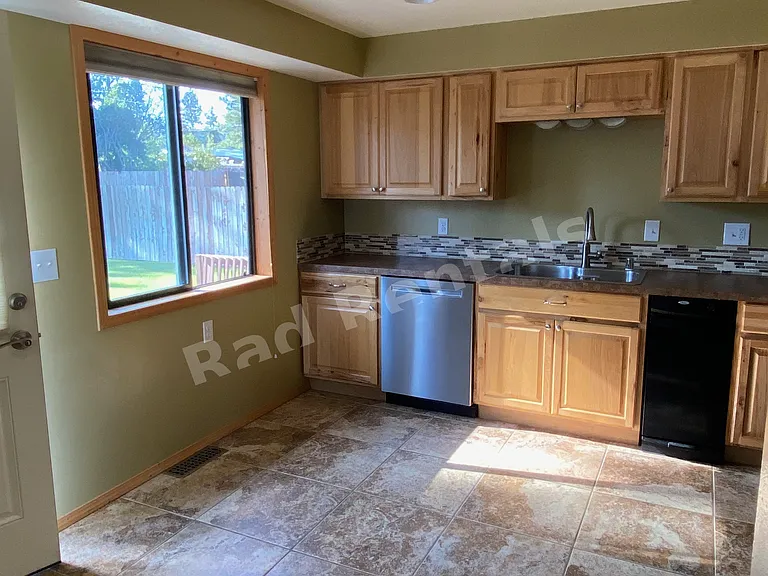 6721 N Stevens St — Photo 5
