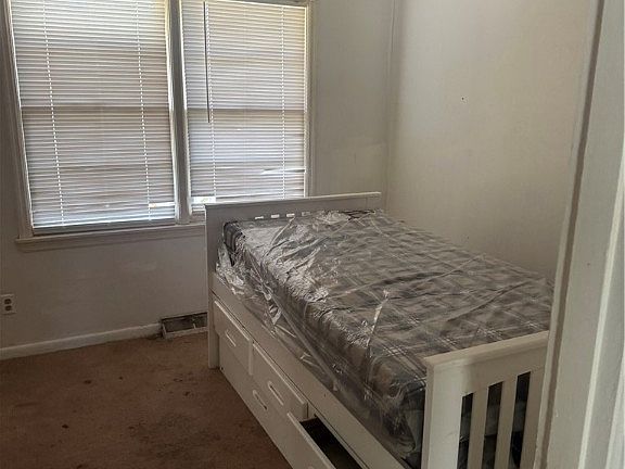 5th image of 1411 Eisenhower St