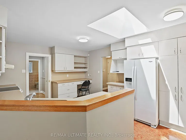 121 Elvaston Dr — Photo 9