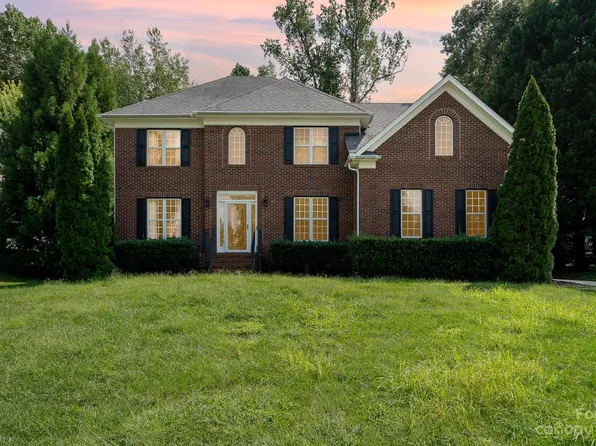 3330 Granard Ln, Charlotte, NC 28269