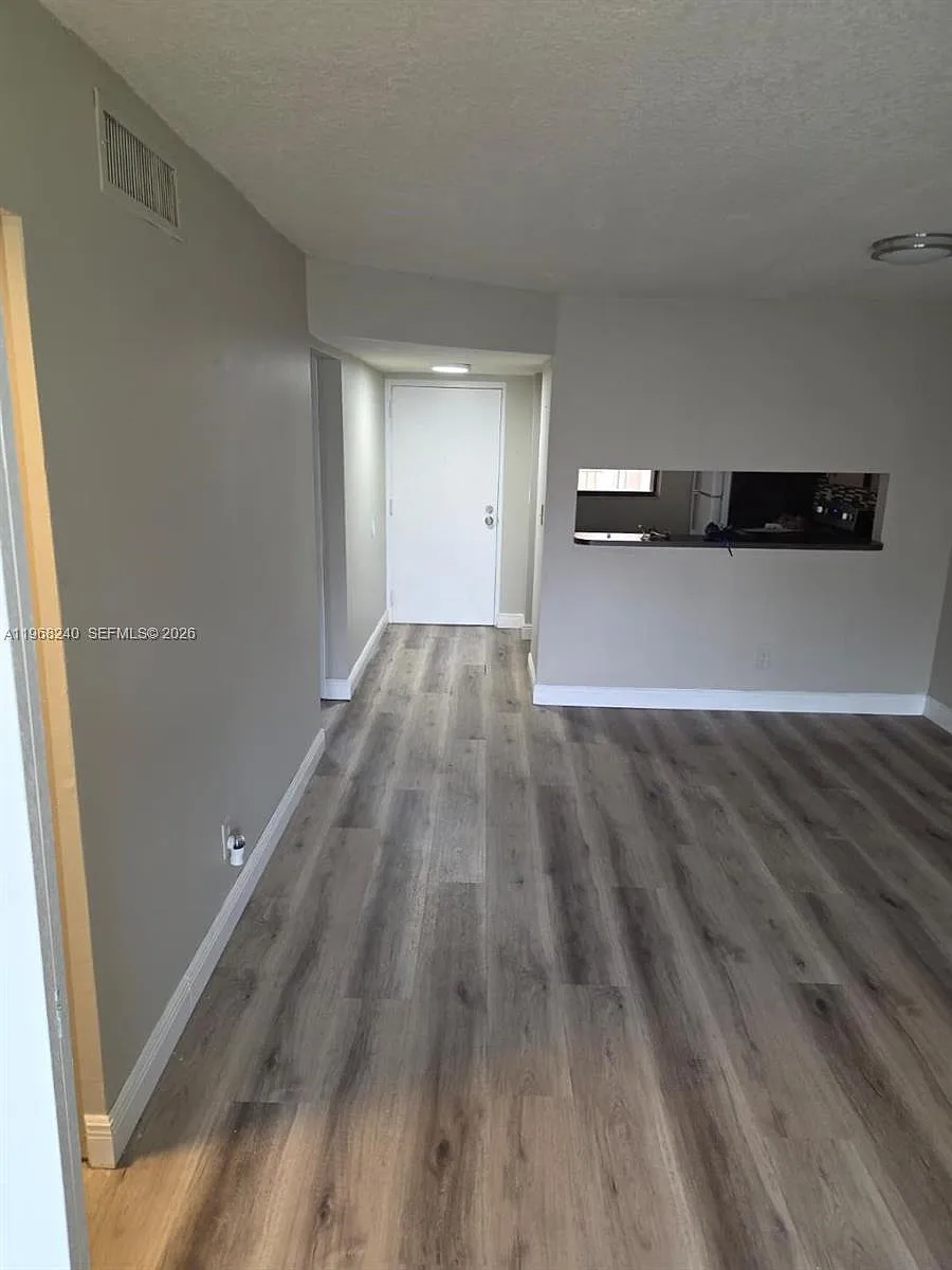Building Photo - 3399 Foxcroft Rd #203