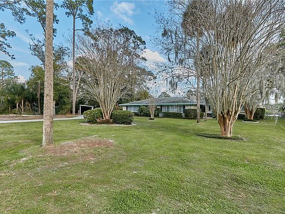 4th image of 305 Lake Blvd