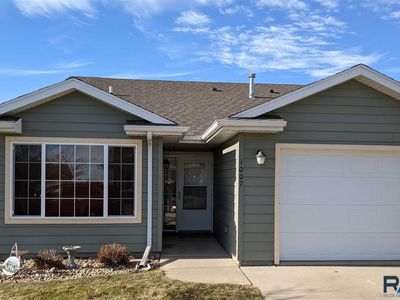 1007 N Crape Pl, Sioux Falls, SD, 57107