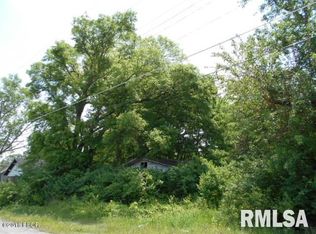 921 E Walnut St, Harrisburg, IL 62946