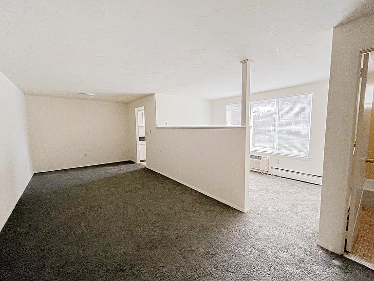 35 Evergreen Ave — Photo 8