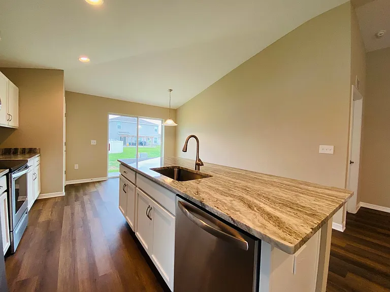 223 Hibiscus St — Photo 12