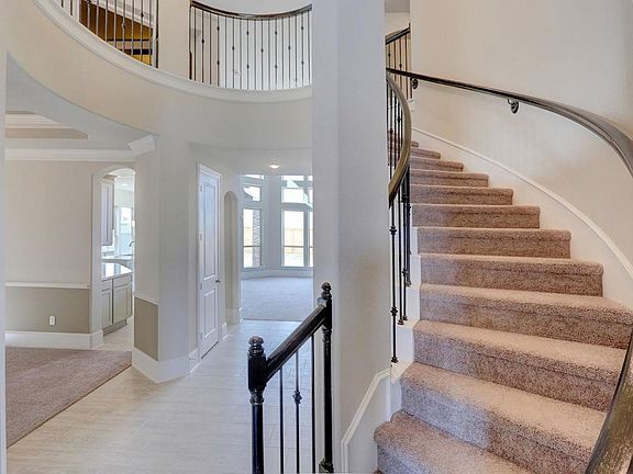 5th image of 9523 Flora Rock Ln