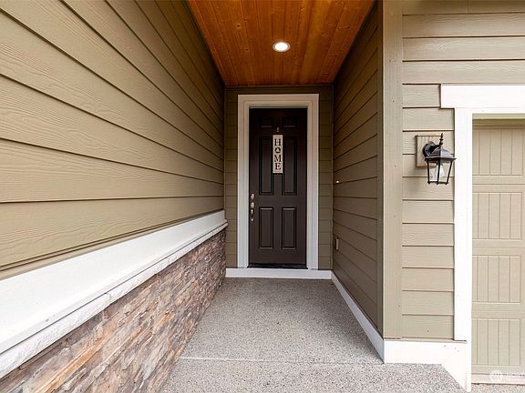 3rd image of 6721 Seaglass Avenue SE