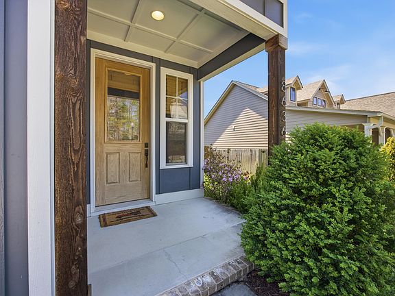 4th image of 8636 Masons Gate Ln