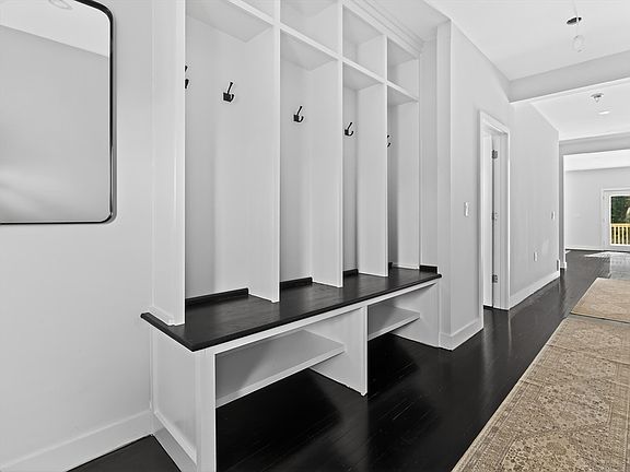 3rd image of 286 Grove St