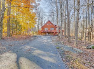 12 Oak Ln, Lake Ariel, PA 18436