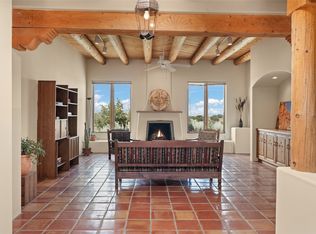 16 Mariposa Rd, Santa Fe, NM 87508