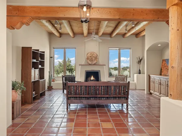 16 Mariposa Rd, Santa Fe, NM 87508