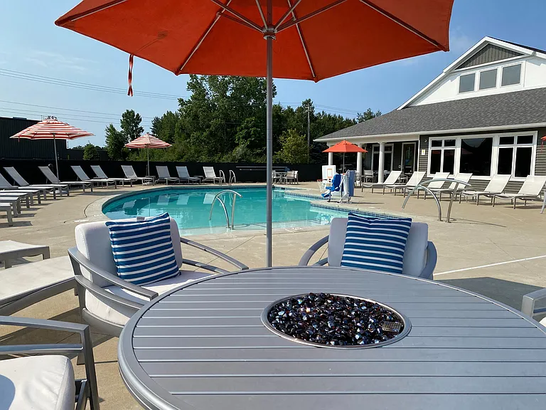Piper Lakes Fire Table and Pool