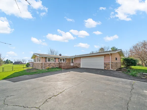 932 N Probst Ct, Maple Park, IL 60151