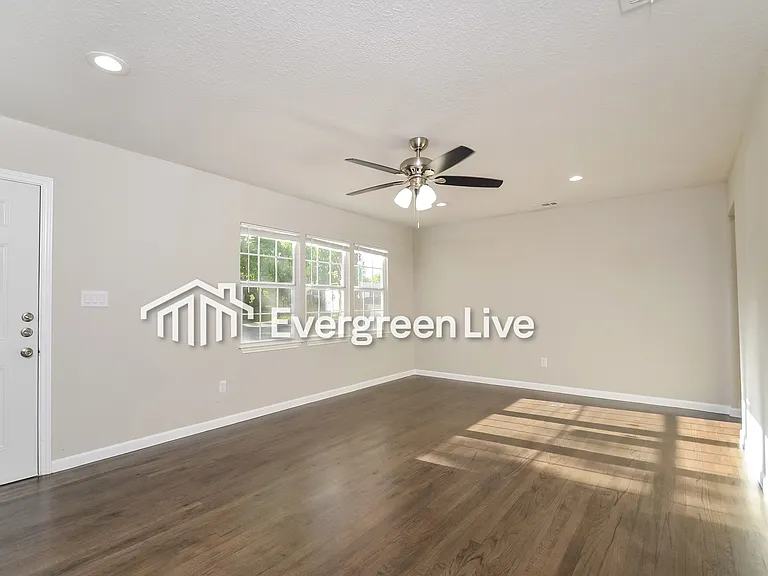 3811 Vanette Ln — Photo 16