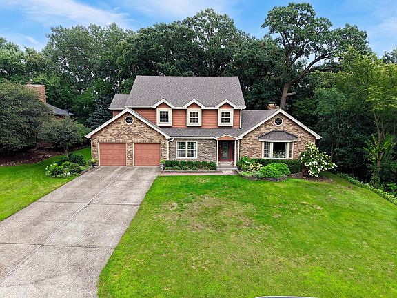 3rd image of 8751 Carlisle Ct
