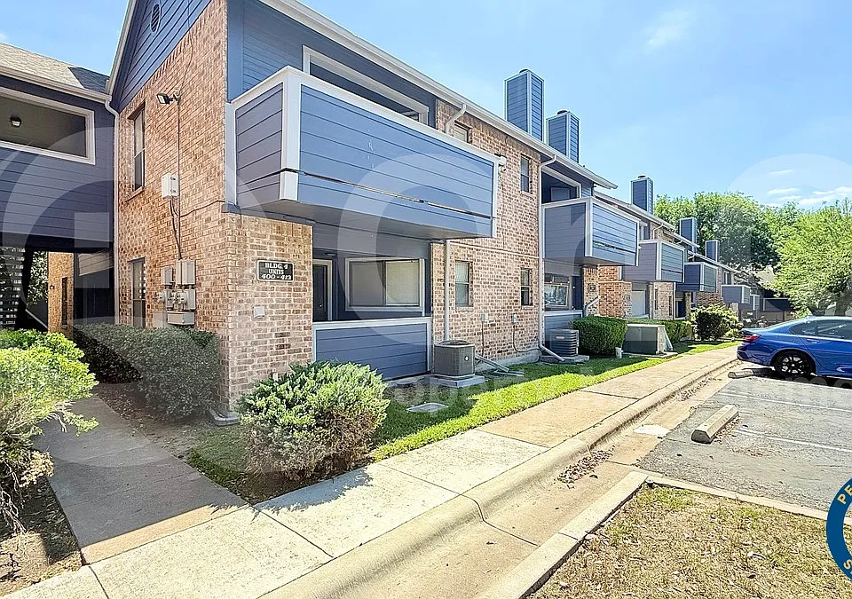 2500 Burleson Rd #401